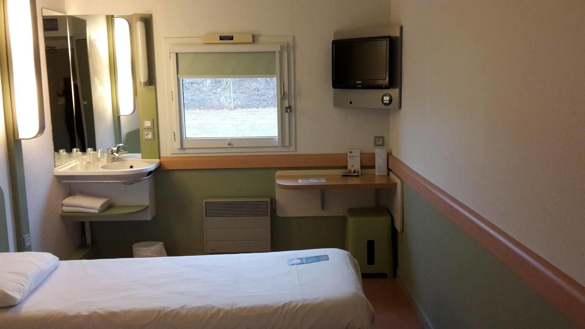 Ibis Budget Bourges Ngoại thất bức ảnh